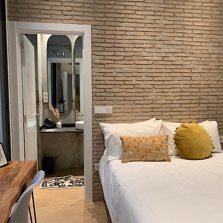 La Reina Beach Rooms บาเลนเซีย ภายนอก รูปภาพ