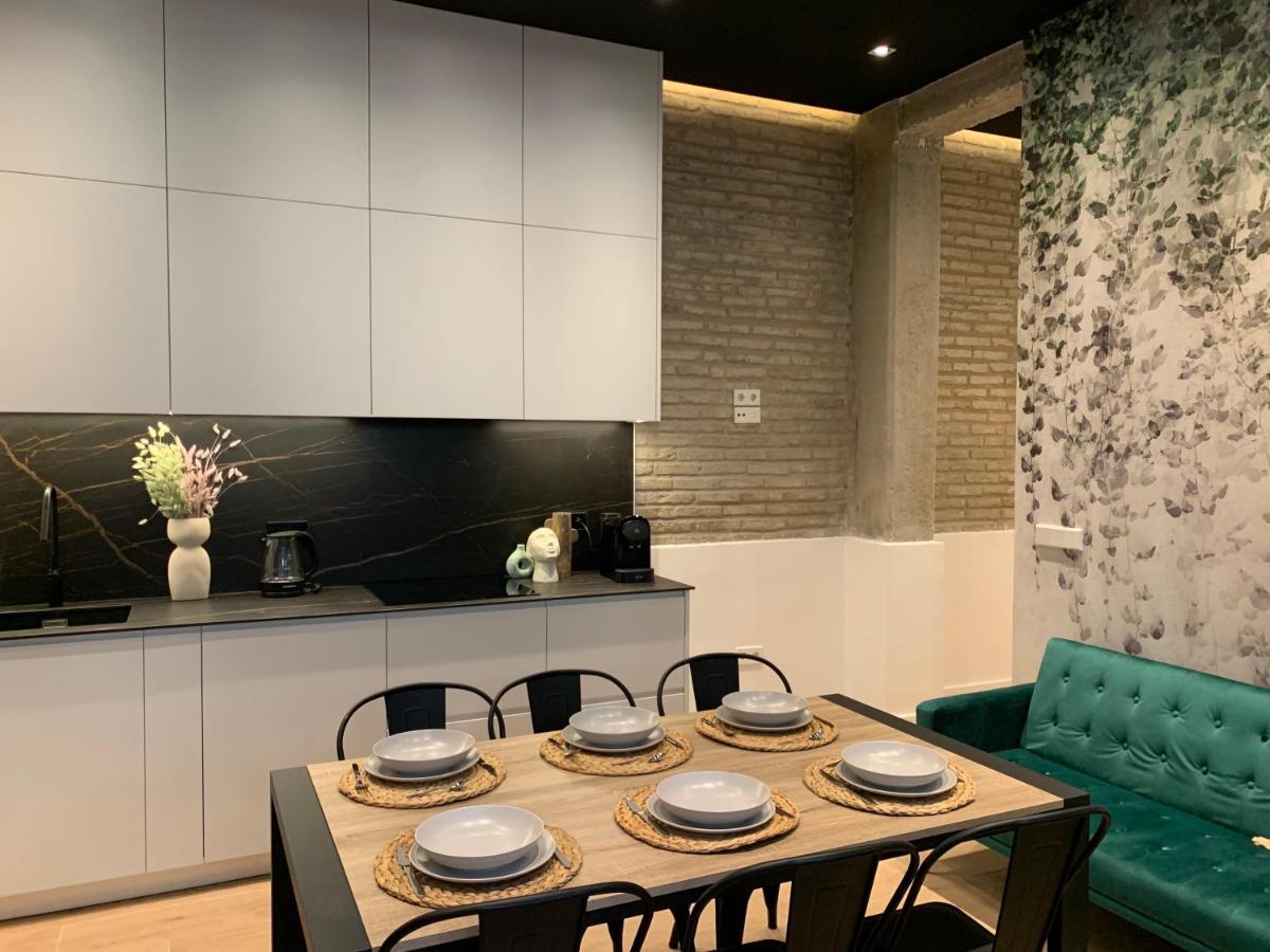 La Reina Beach Rooms บาเลนเซีย ภายนอก รูปภาพ
