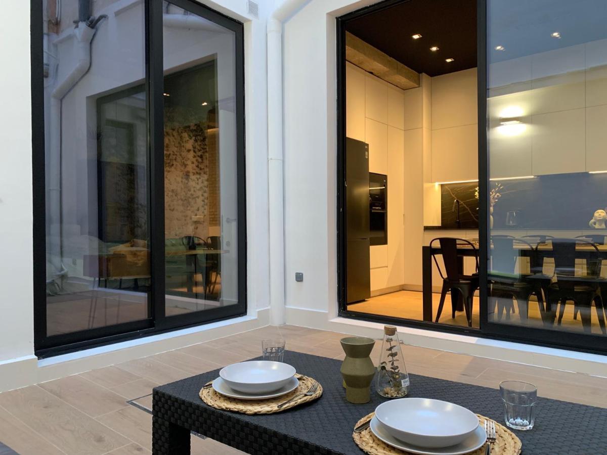 La Reina Beach Rooms บาเลนเซีย ภายนอก รูปภาพ