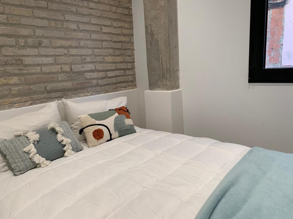 La Reina Beach Rooms บาเลนเซีย ภายนอก รูปภาพ
