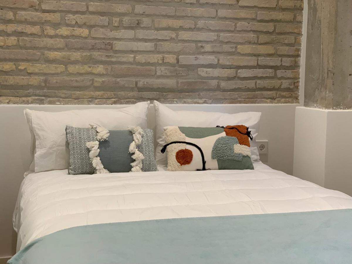 La Reina Beach Rooms บาเลนเซีย ภายนอก รูปภาพ