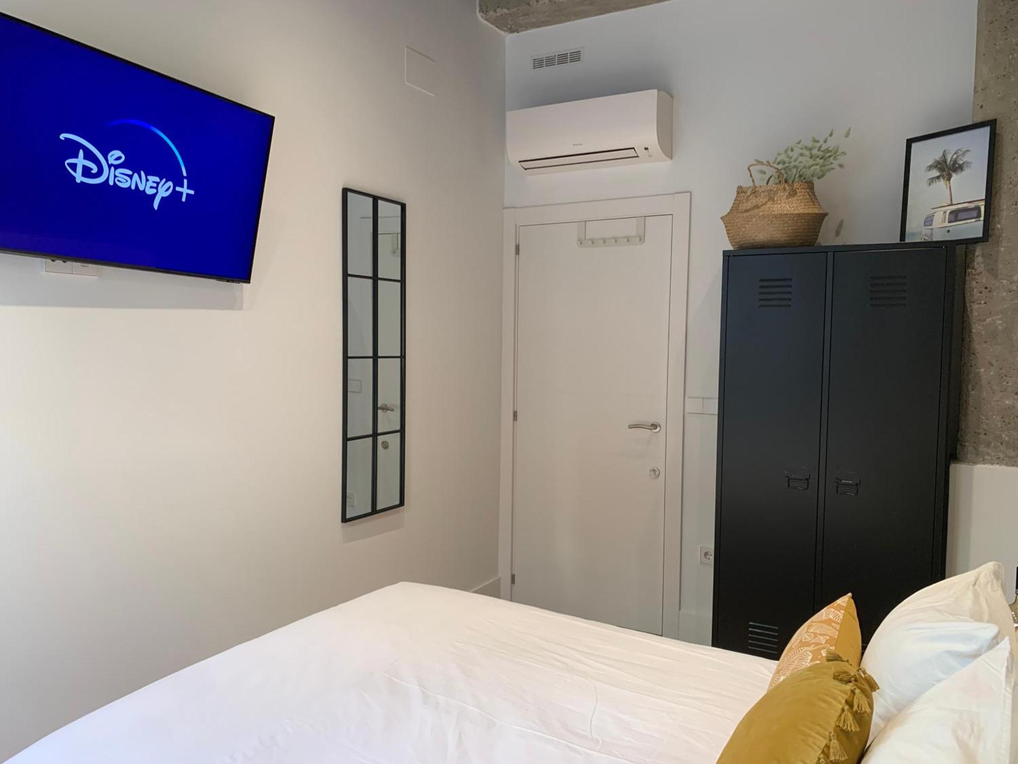 La Reina Beach Rooms บาเลนเซีย ภายนอก รูปภาพ