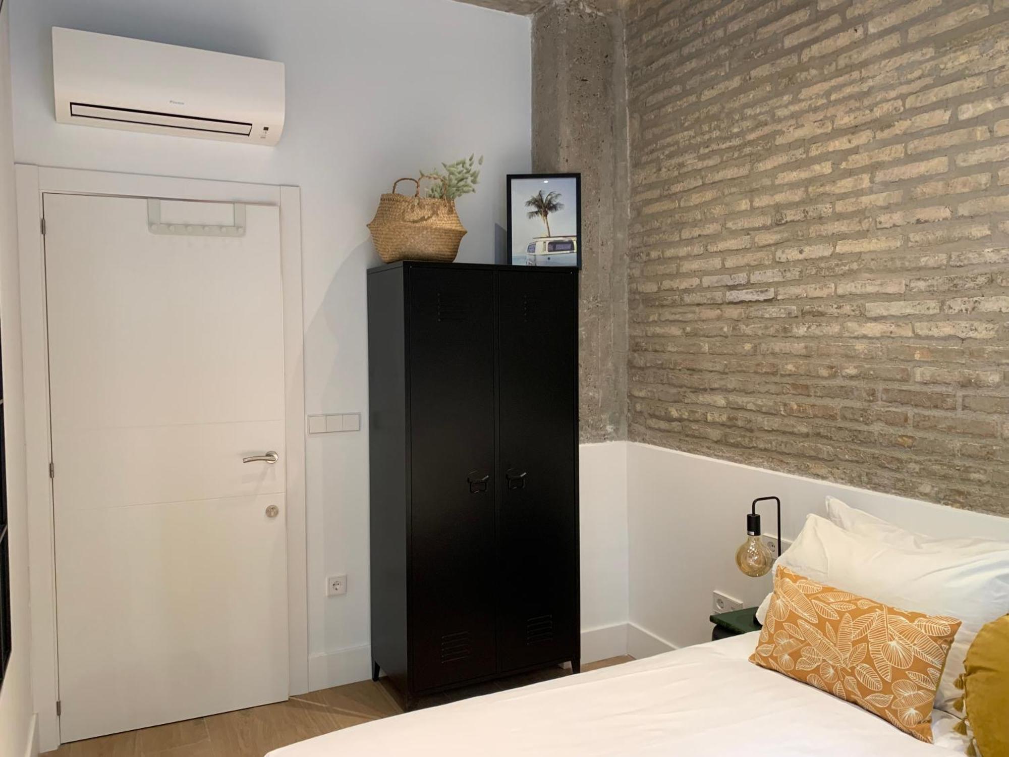 La Reina Beach Rooms บาเลนเซีย ภายนอก รูปภาพ