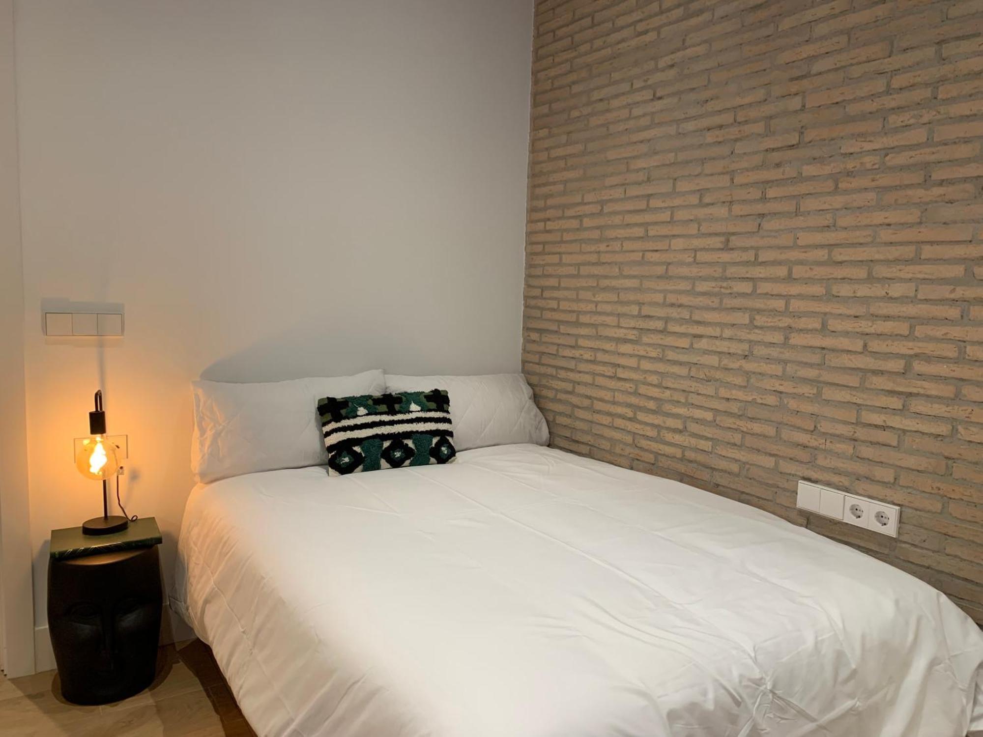 La Reina Beach Rooms บาเลนเซีย ภายนอก รูปภาพ