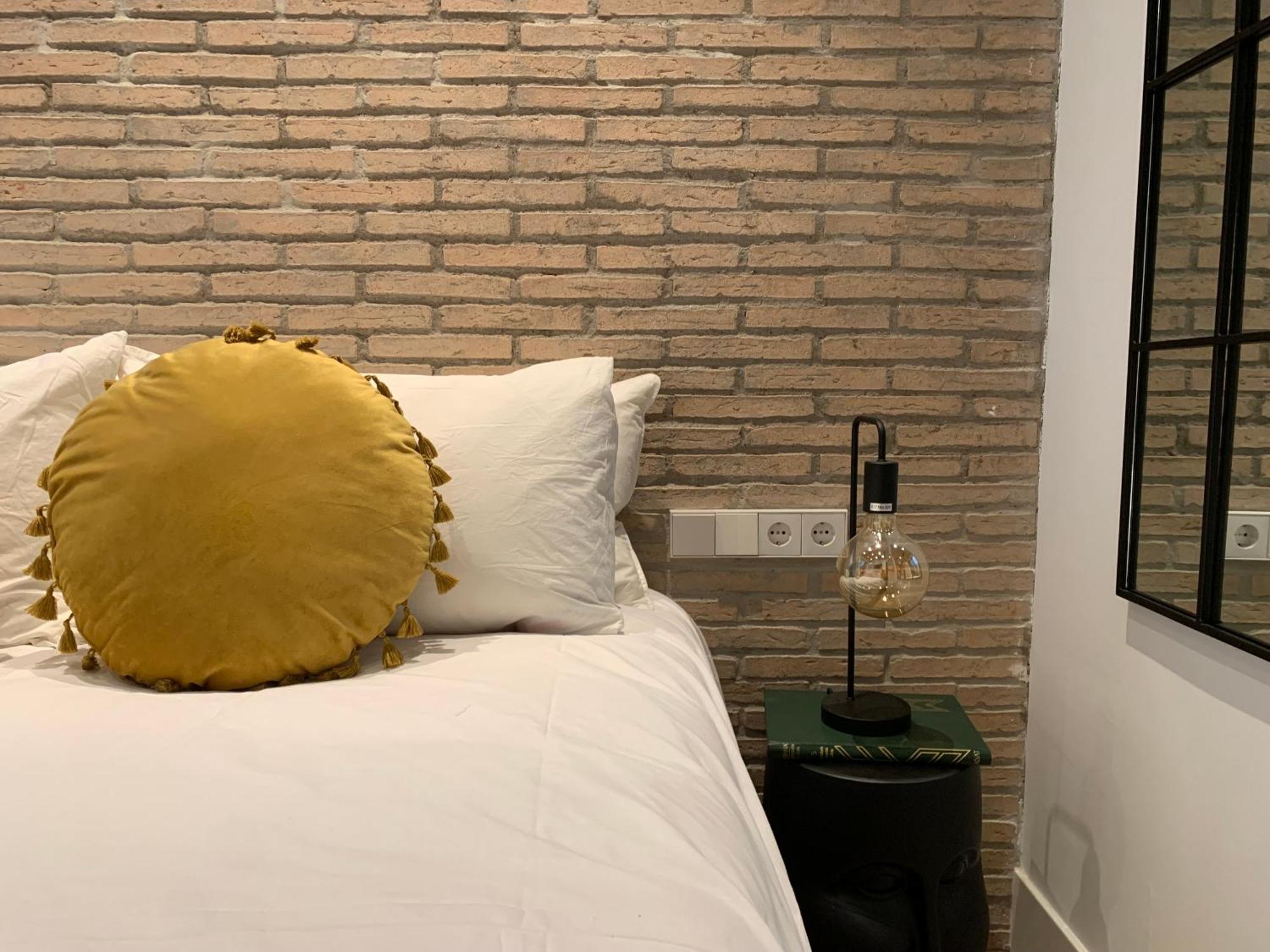 La Reina Beach Rooms บาเลนเซีย ภายนอก รูปภาพ