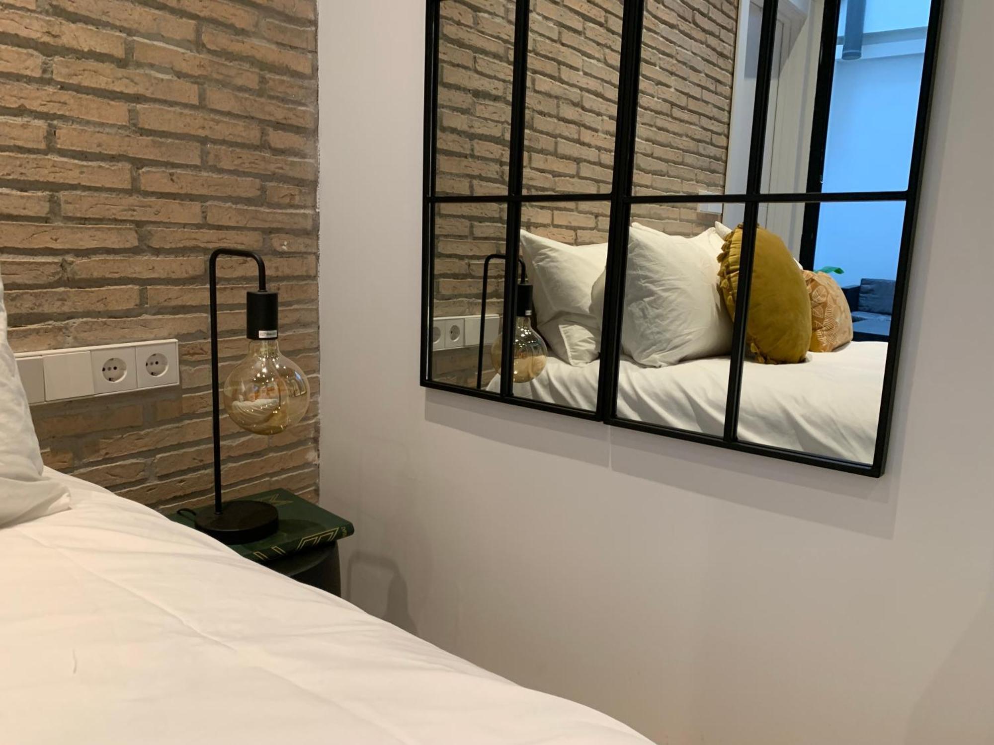 La Reina Beach Rooms บาเลนเซีย ภายนอก รูปภาพ