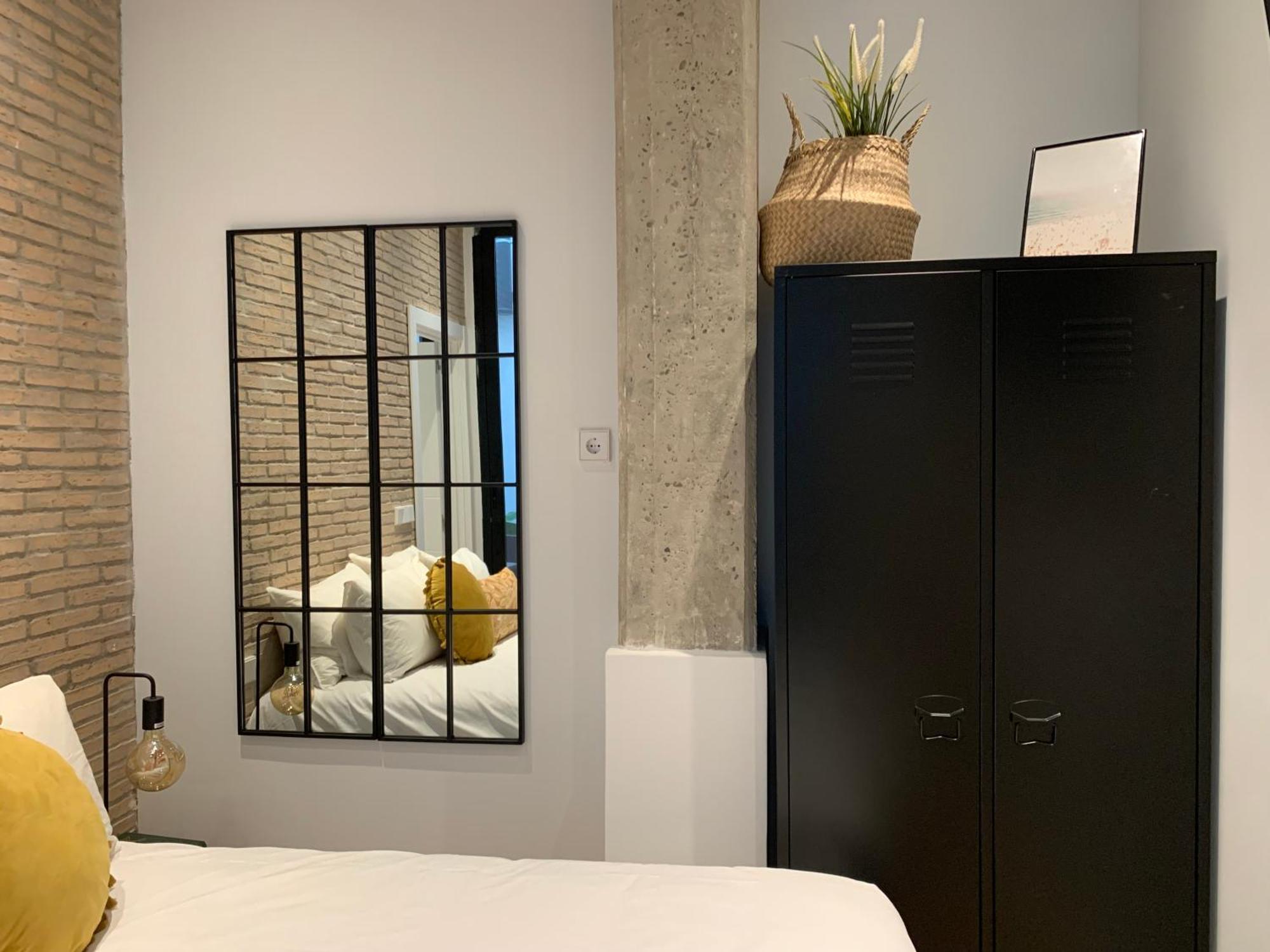 La Reina Beach Rooms บาเลนเซีย ภายนอก รูปภาพ