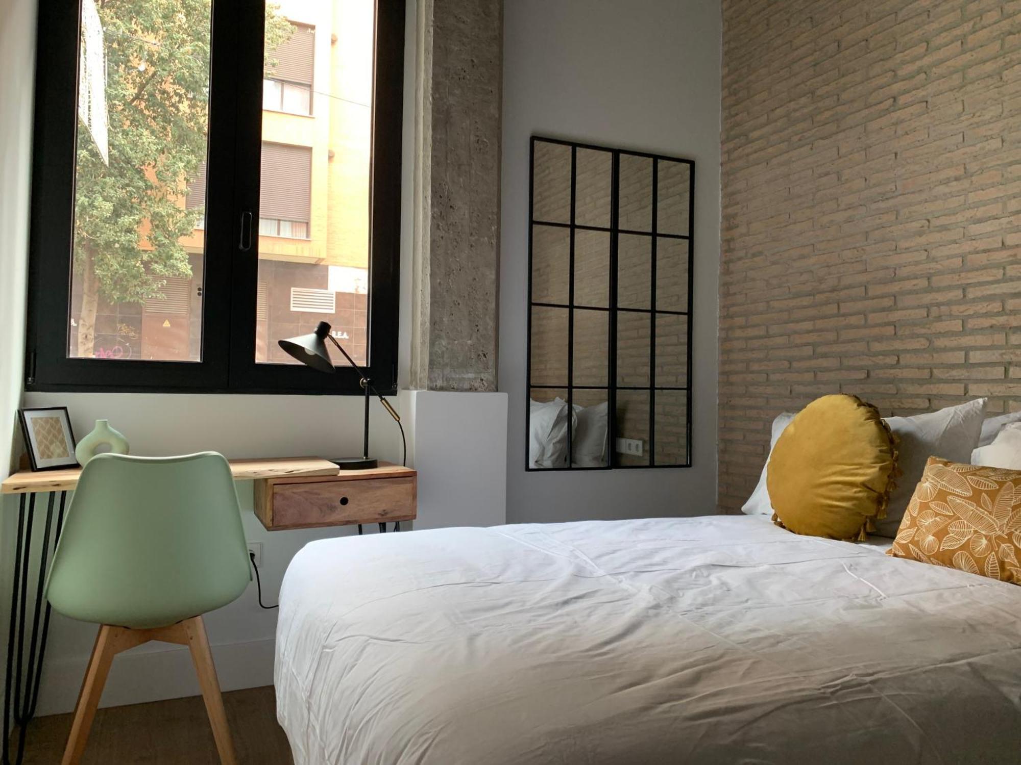 La Reina Beach Rooms บาเลนเซีย ภายนอก รูปภาพ