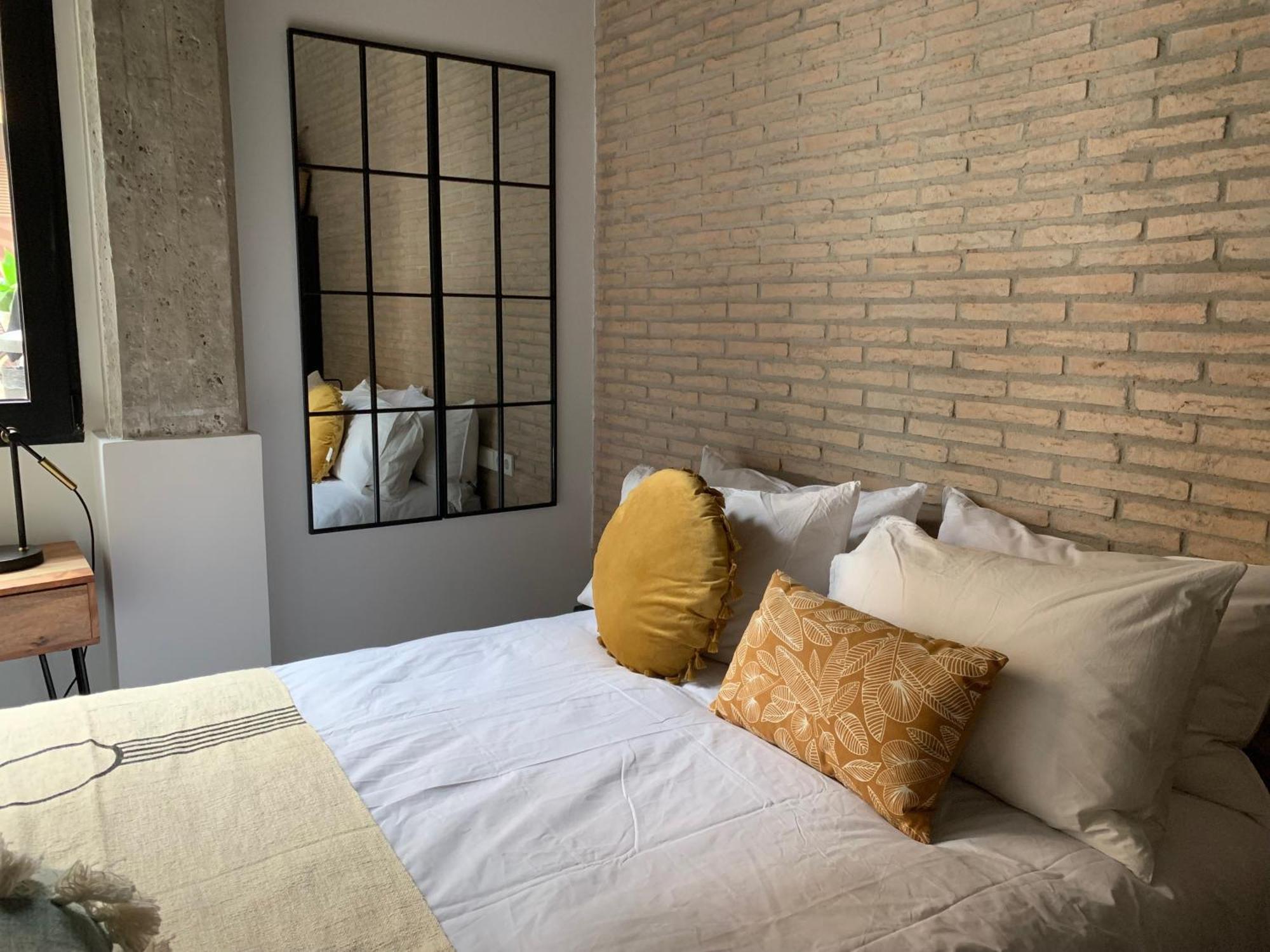 La Reina Beach Rooms บาเลนเซีย ภายนอก รูปภาพ